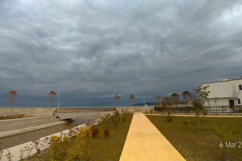 Welcome Beach Apartment Hamallaj Bagian luar foto